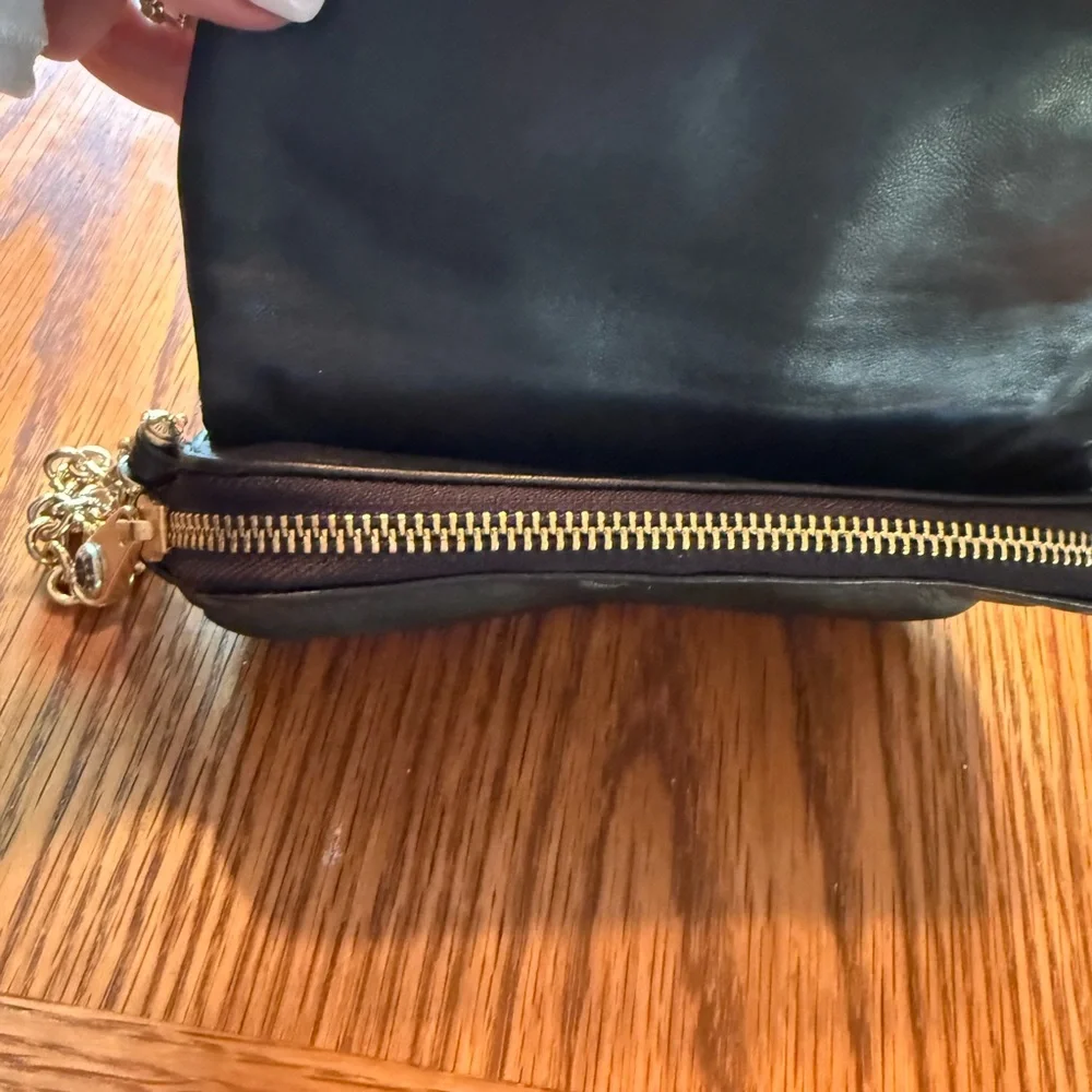 Henri Bendel Black Clutch/wristlet with Gold Chain snd pink interior - Picture 3 of 8